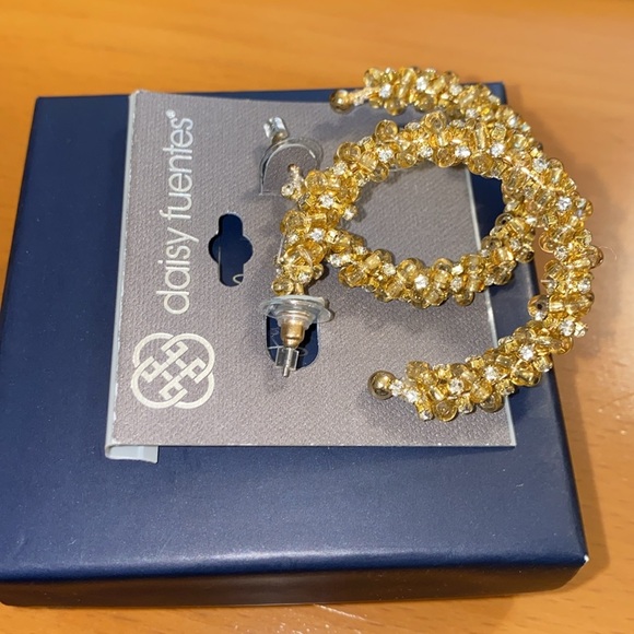 Daisy Fuentes Gold earring bundle - Picture 4 of 6